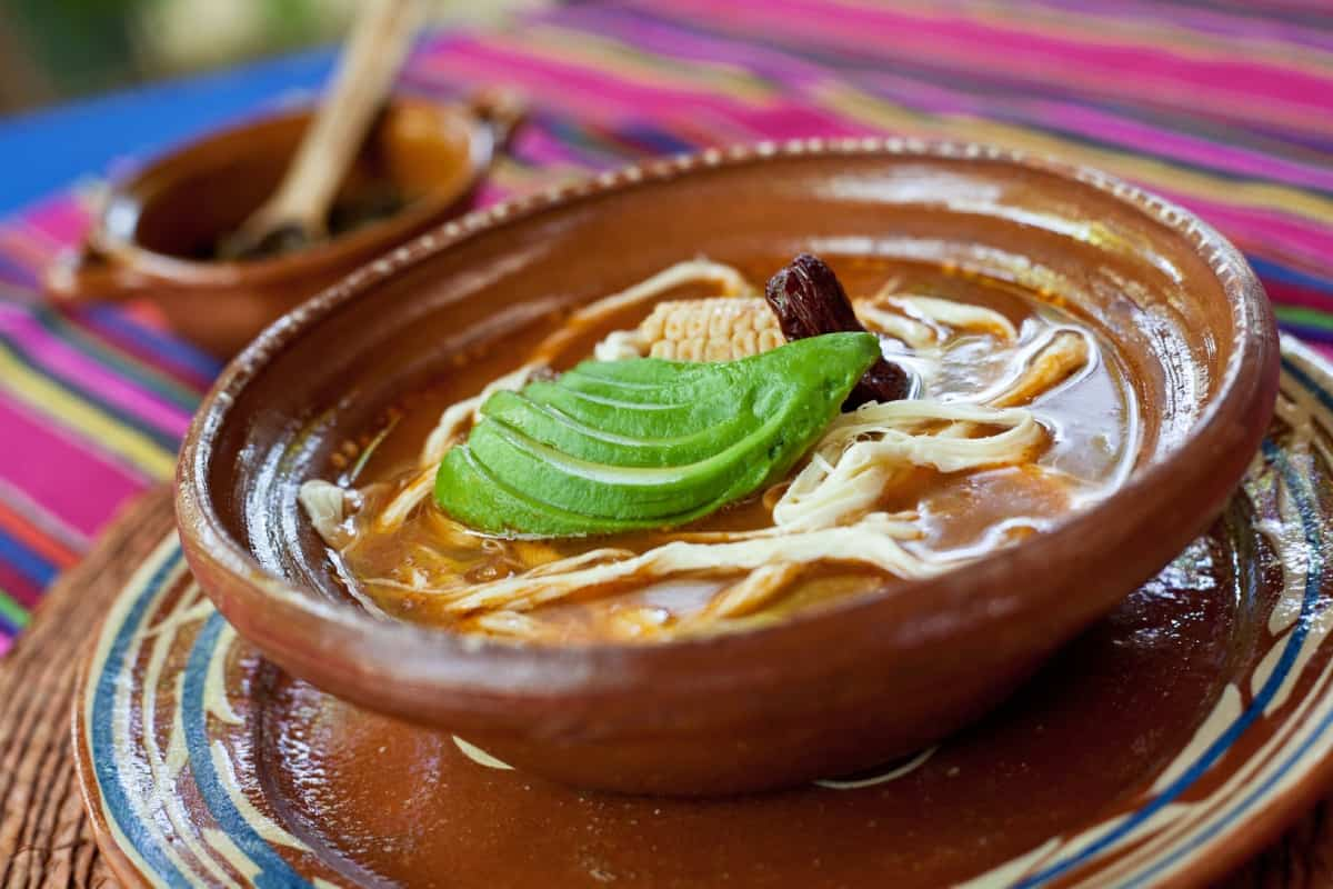 Apapáchate en estos lugares con las mejores sopas y caldos mexicanos.