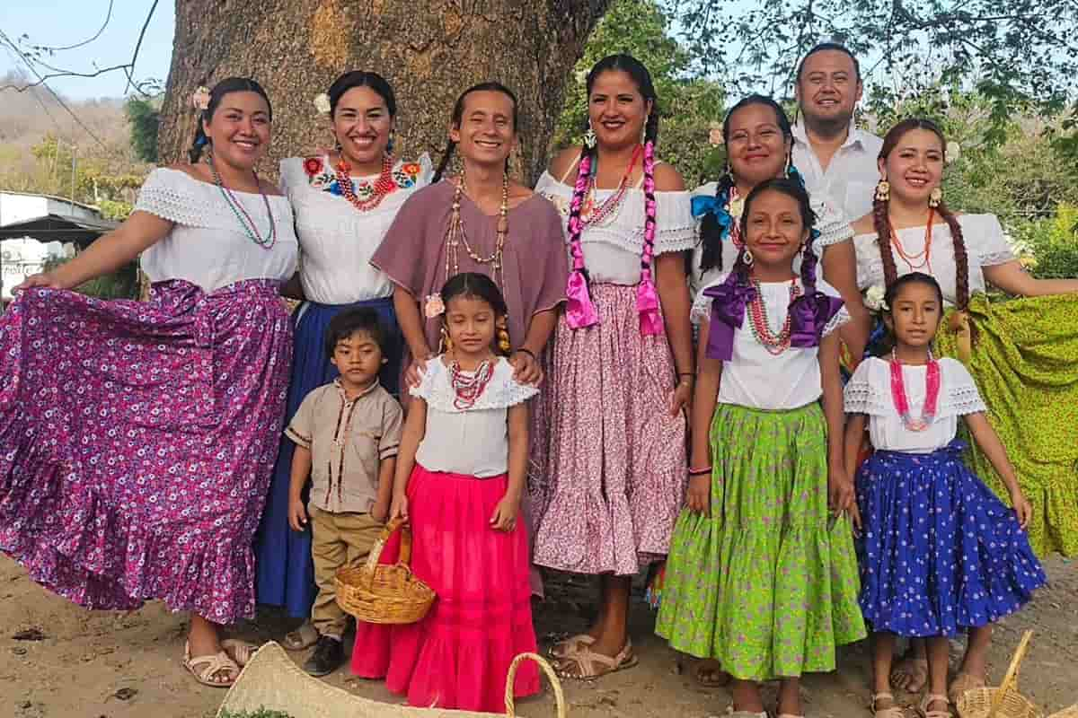 Mario come Oaxaca en La Mixteca con productores locales