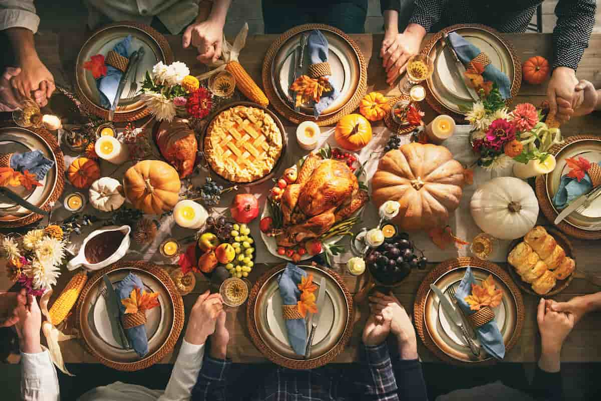 el thanksgiving 2024 se celebra con buena comida y un momento de agradecimiento con todos tus seres queridos