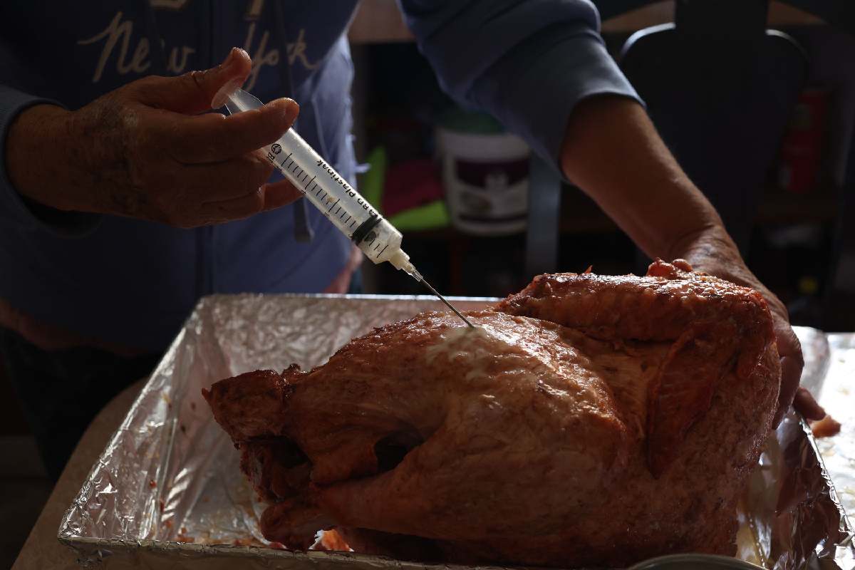 así debes inyectar un pavo para navidad