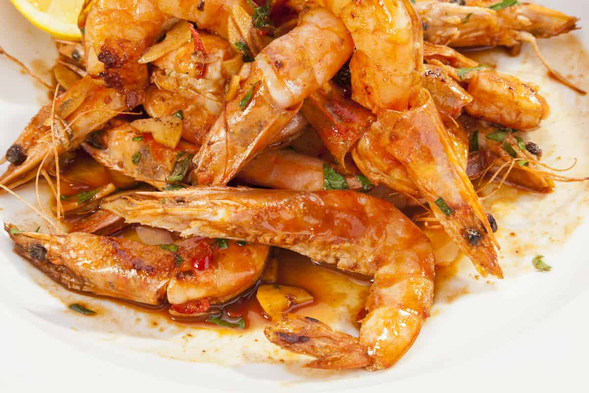 para darle sabor a esa receta de camarones al mojo de ajo sigue estas recomendaciones