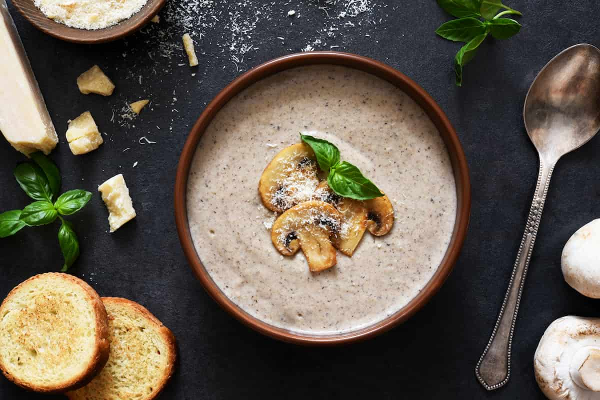 cómo hacer una crema de champiñones más saludable